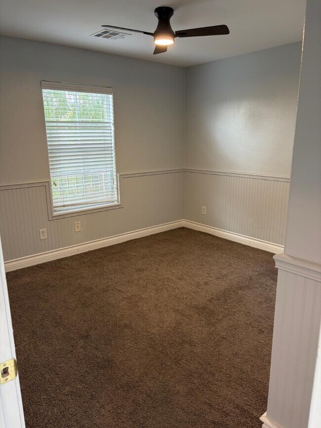 Building Photo - 10244 Jersey Shore Ave