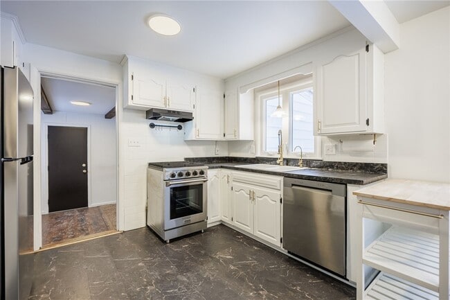 Building Photo - 105 Chestnut Dr