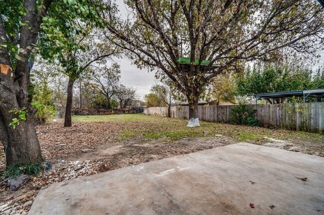 Building Photo - 2110 Aggie Dr