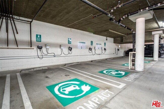 Building Photo - 4100 Wilshire Blvd