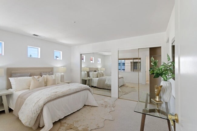 Building Photo - 2573 Park Blvd