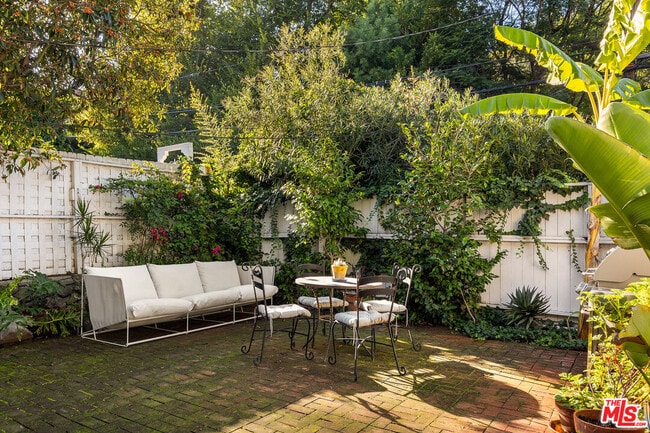 Building Photo - 2146 Stanley Hills Dr