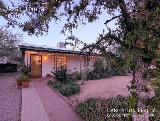 Building Photo - 2225 E 17th St