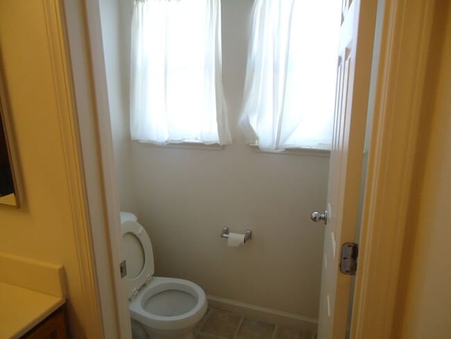 Building Photo - 2 bedroom, 2.5 bath and a loft in a quiet neighborhood