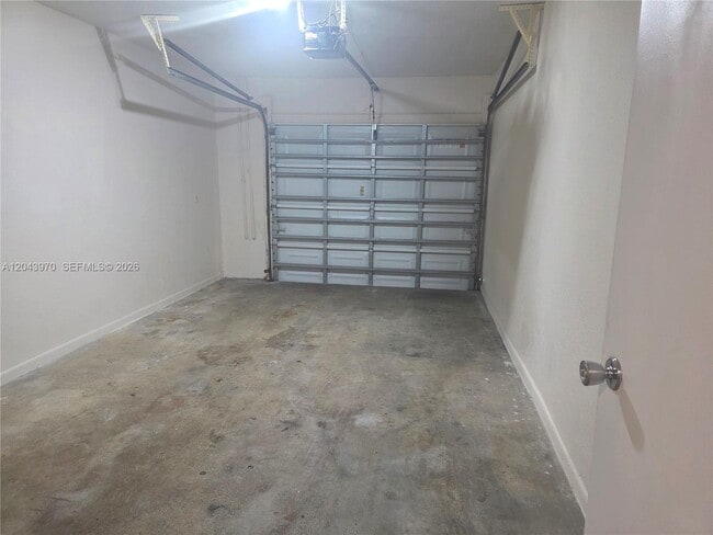Building Photo - 4586 SW 139th Ct