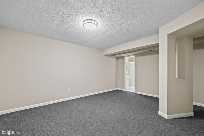 Building Photo - 3163 Harvard St