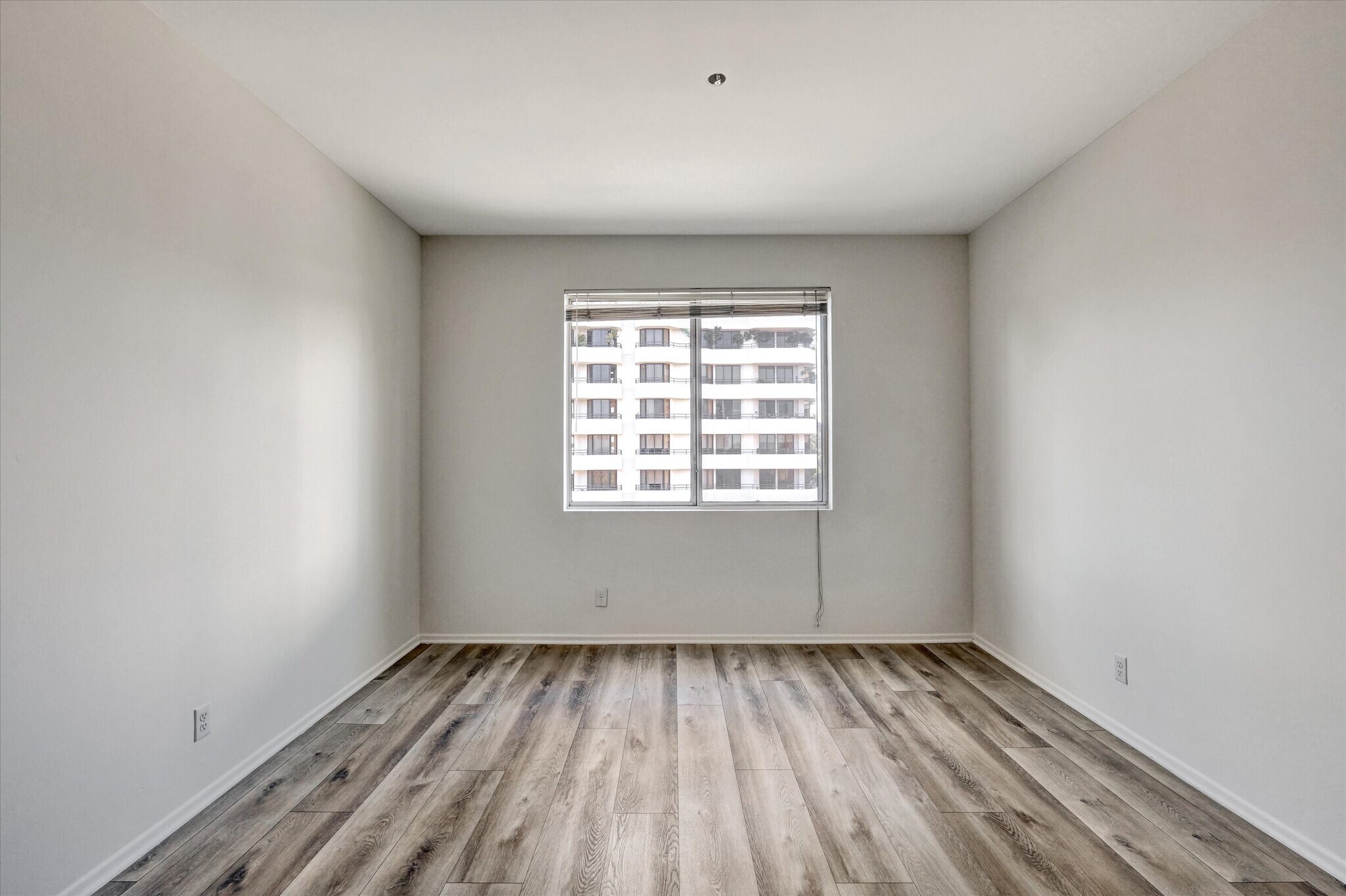 Building Photo - 10601 Wilshire Blvd