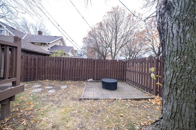 Building Photo - 2601 E 38th St