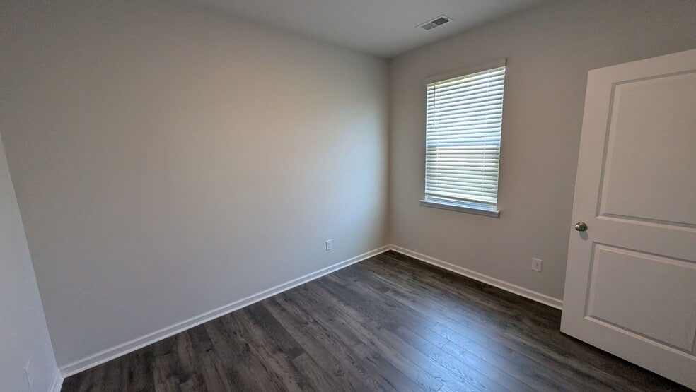 Building Photo - 280 Forestbrook Cove Cir
