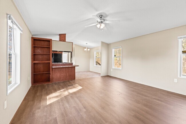 Building Photo - 15704 Country Way