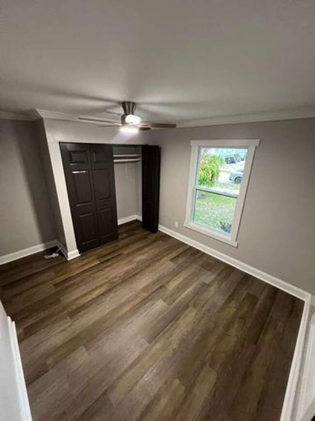 Building Photo - 932 31st St