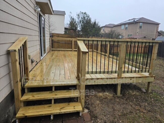 Building Photo - 7927 Horse Hollow