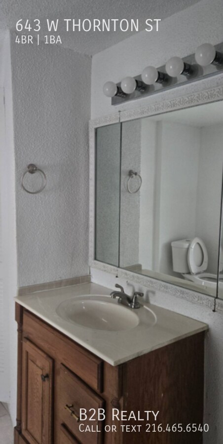 Building Photo - 643 W Thornton St