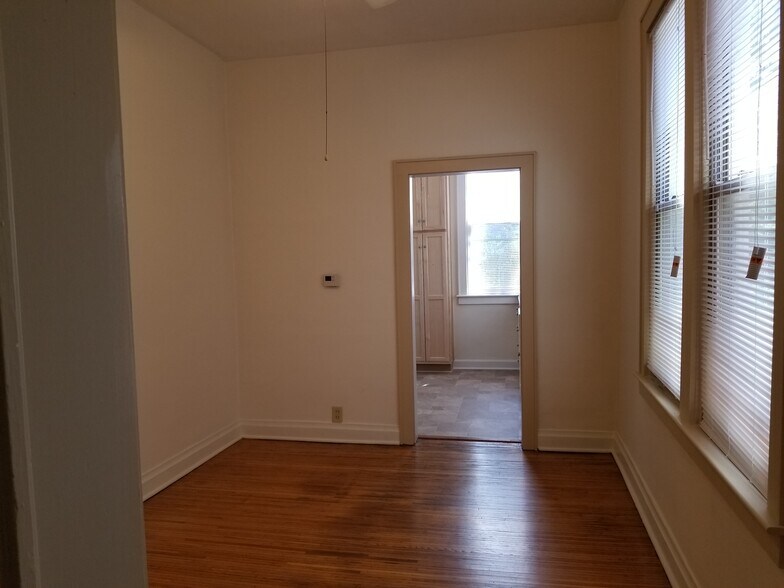 Dining room going into kitchen - 137 W Hubbard Ave