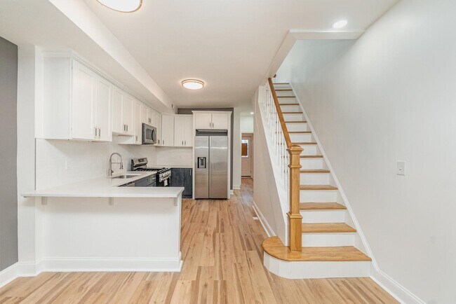Building Photo - 727 N Collington Ave