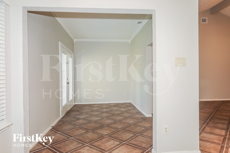 Building Photo - 17214 Thorhill St