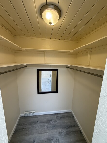 Building Photo - 834 Miller Ave