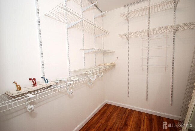 Building Photo - 1 Wellington Ct