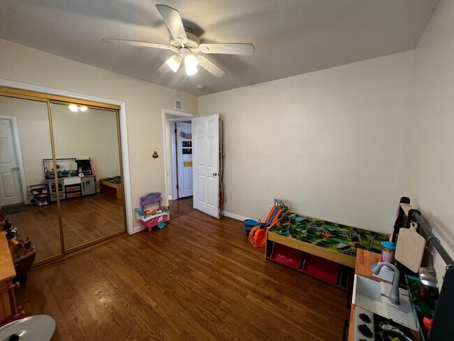 Building Photo - 4 Bedroom 2 Bath House for Rent In Whittier