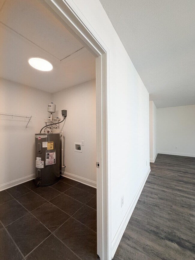 Building Photo - 1240 Orchard Dr