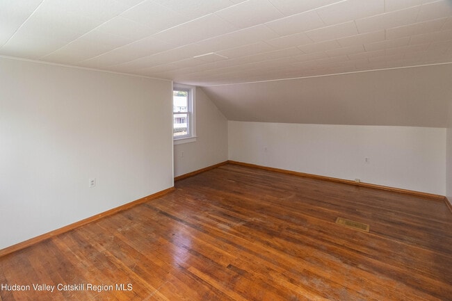 Building Photo - 297 Clifton Ave