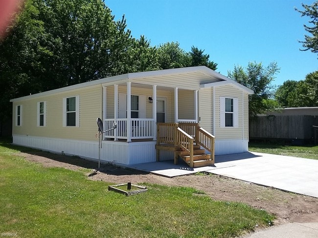 Building Photo - 2999 McCool Rd
