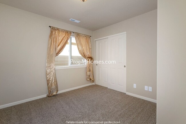 Building Photo - Charming Four Bedroom Home in Aloha on Quiet Cul-De-Sac!