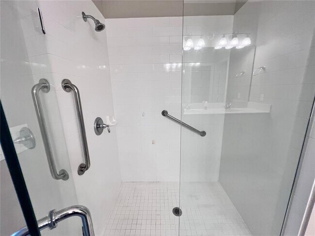 Building Photo - 1449 Paget Cove