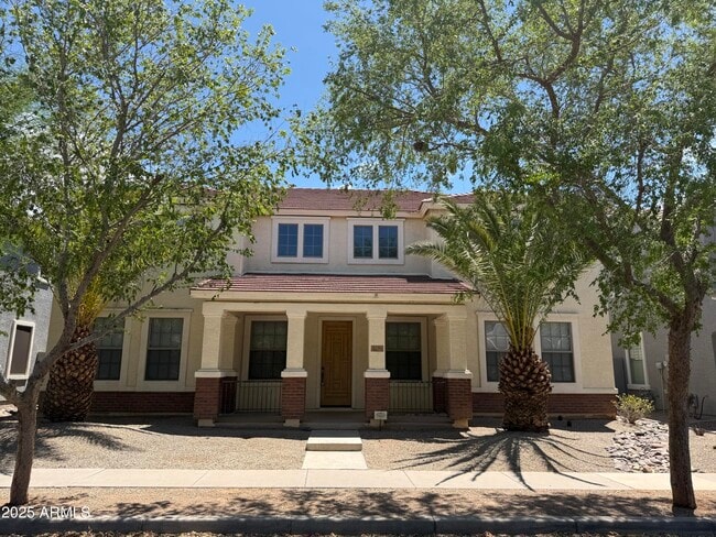 Primary Photo - 2737 E Shannon St