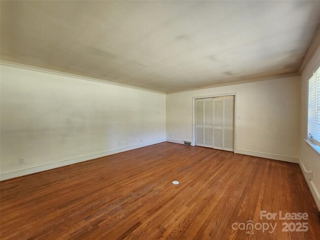 Building Photo - 7604 Shady Ln