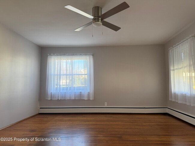 Building Photo - 152 Drakes Ln