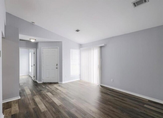 Building Photo - 2132 Andover Dr