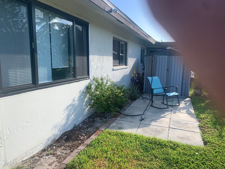 Back patio - 10222 Pine Dr
