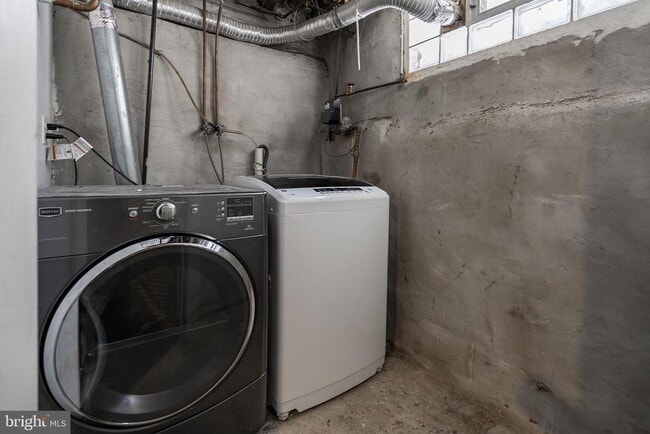 Building Photo - 835 N Newkirk St