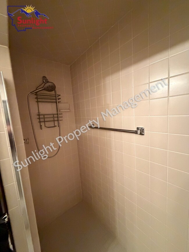 Building Photo - Beautifully Remodeled Home Nestled in the Billings Rims