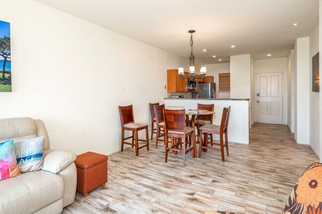 Building Photo - Beautifully Fully Furnished 2 Bed, 2 Bath ...