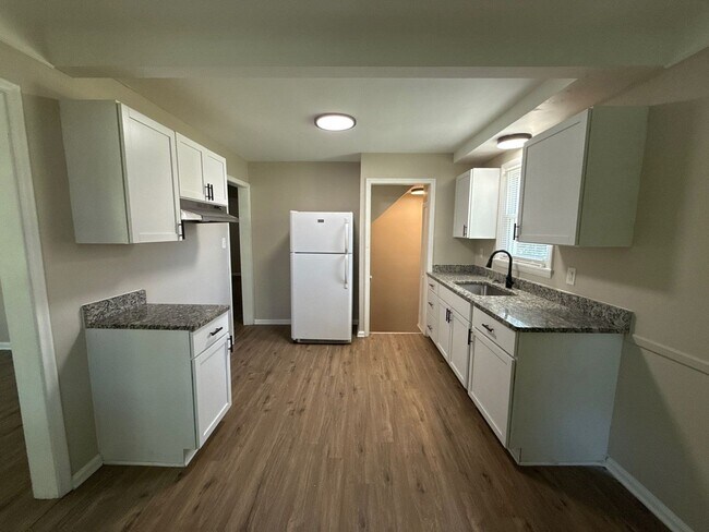 Building Photo - Fully Renovated 3-Bedroom Home – Move-In R...