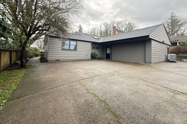 Building Photo - Beautiful & Bright! Sunning Council Crest Home W/ Exceptional Outdoor Sitting/Entertaining Areas!