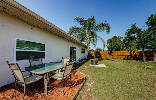 Building Photo - 2174 Scotland Dr