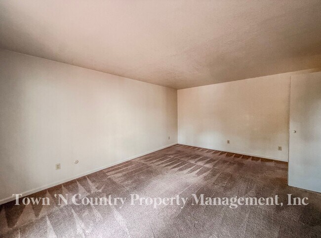 Building Photo - 26142 Carmel Knolls Dr