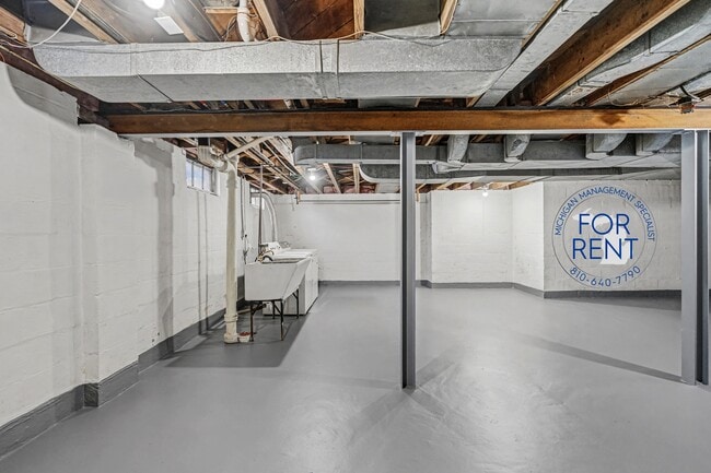 Building Photo - 1401 N Ballenger Hwy