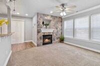 Building Photo - 2 bedroom Townhome