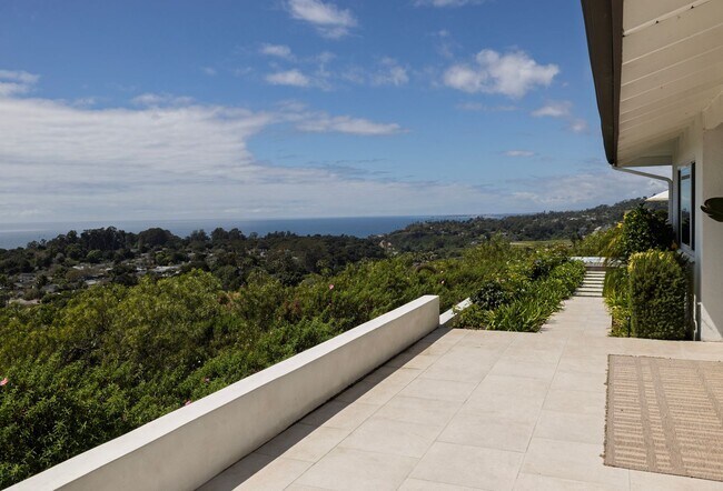 Building Photo - Stunning Santa Barbara Oasis!