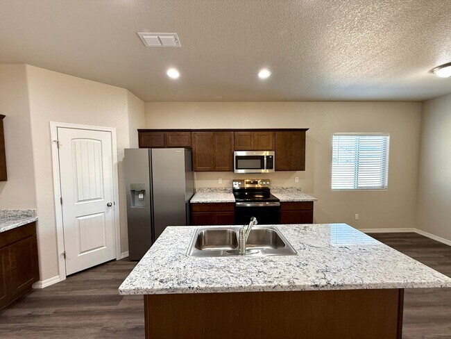 Building Photo - Beautiful 4-Bedroom Home for Rent in Cerba...