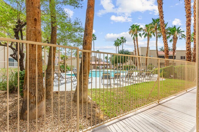 Building Photo - Spacious Ground-Level 2-Bedroom Condo Near...