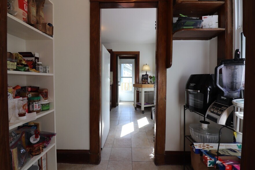 Building Photo - 209 Aspinwall Ave