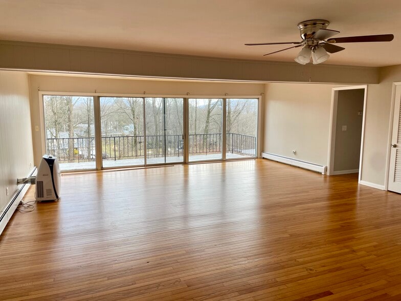 Building Photo - 513 Waverly Ave