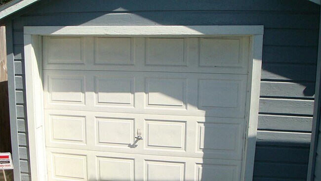 Building Photo - 112 Robert Lee Rd