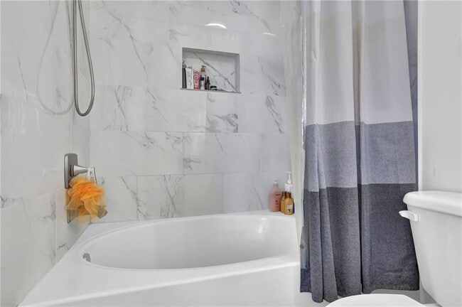 Building Photo - 13300 Morris Rd