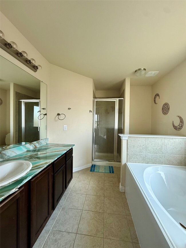 Building Photo - 4703 S Richwood Dr